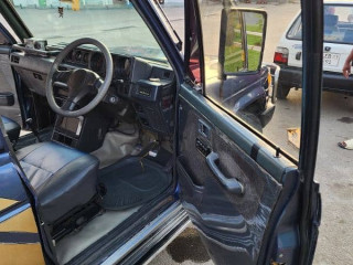 mitsubishi-pajero-1990