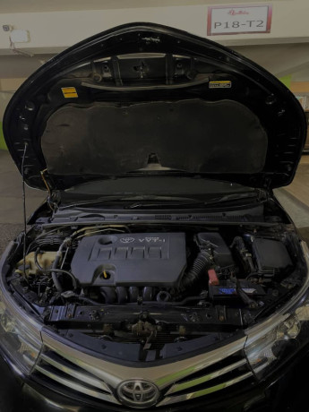 toyotta-corolla-altis-grande-cvt-i-18-big-4