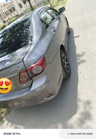 toyota-corolla-gli-2013-speical-edition-big-4