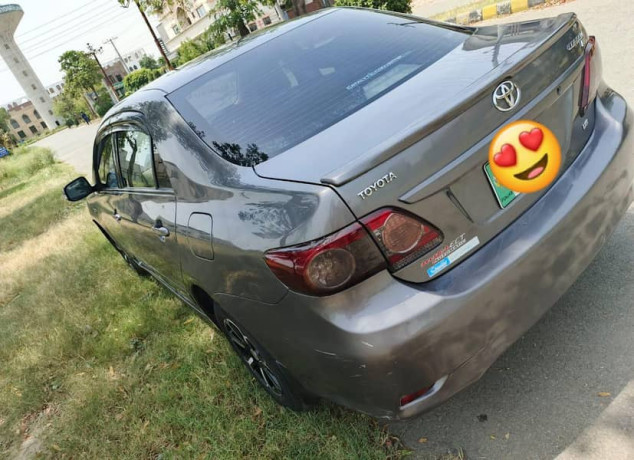 toyota-corolla-gli-2013-speical-edition-big-10
