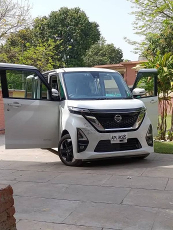 nissan-roox-2022-big-4