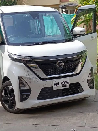 nissan-roox-2022-big-3