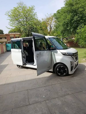 nissan-roox-2022-big-16