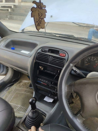 suzuki-baleno-2002-big-3