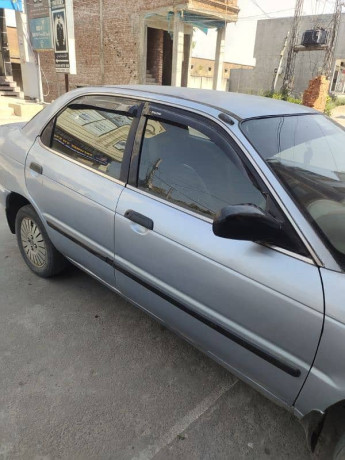 suzuki-baleno-2002-big-1