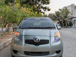 toyota-vitz-2007