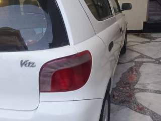 toyota-vitz-2000