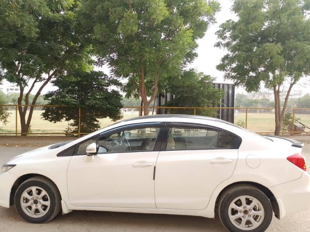 honda-civic-vti-2016-big-2