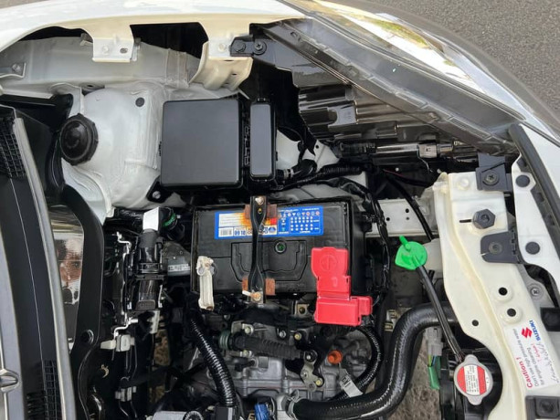 suzuki-swift-glx-cvt-2022-big-16