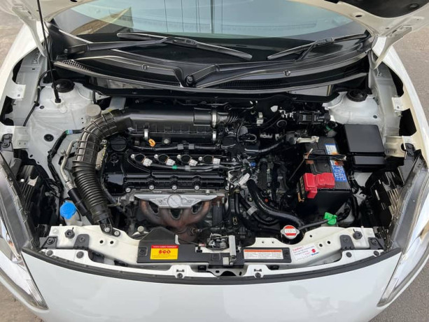 suzuki-swift-glx-cvt-2022-big-15