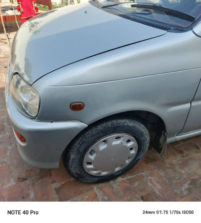 daihatsu-cuore-2003-big-4