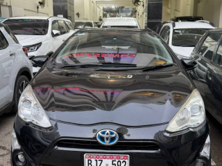 toyota-aqua-2015