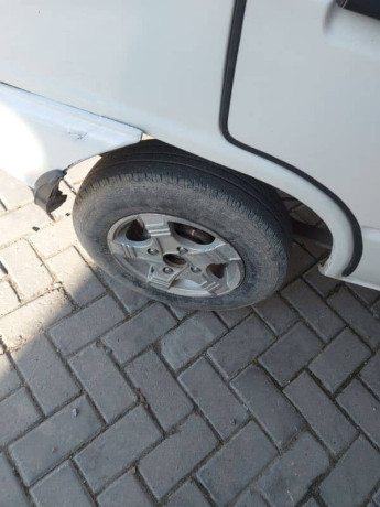 suzuki-mehran-2000-big-12