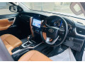 fortuner-v-27-petrol-2018-small-6