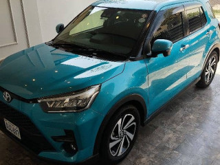 toyota-raize-z-model-2020-import-24