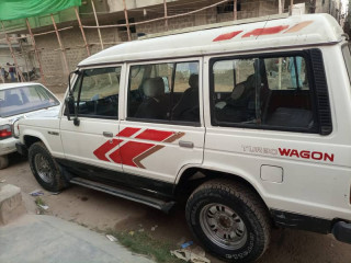 mitsubishi-pajero-1989