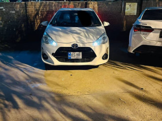 toyota-aqua-s-2015