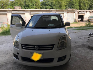 suzuki-swift-dlx-2012