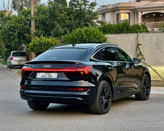audi-e-tron-2021-big-9