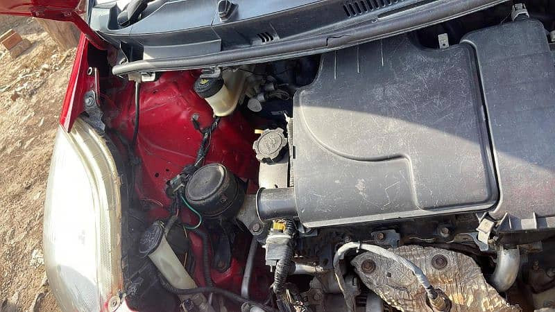 toyota-vitz2006-2015-big-4
