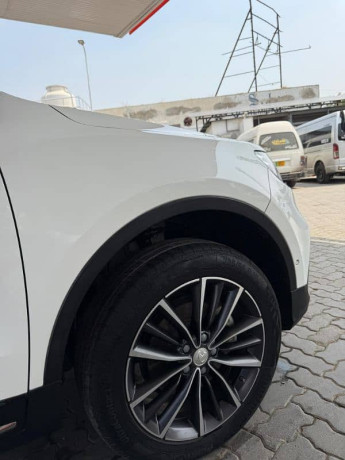 proton-x70-premium-fwd-big-10