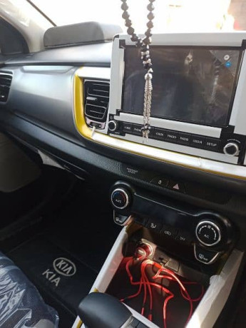 kia-stonic-ex-plus-full-option-big-6