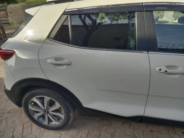 kia-stonic-ex-plus-full-option-big-1