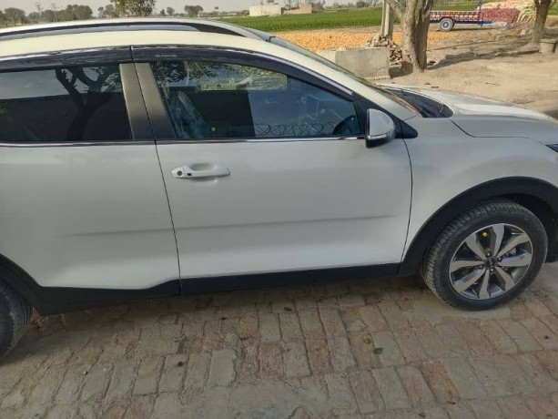 kia-stonic-ex-plus-full-option-big-0