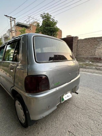daihatsu-cuore-2010-big-5
