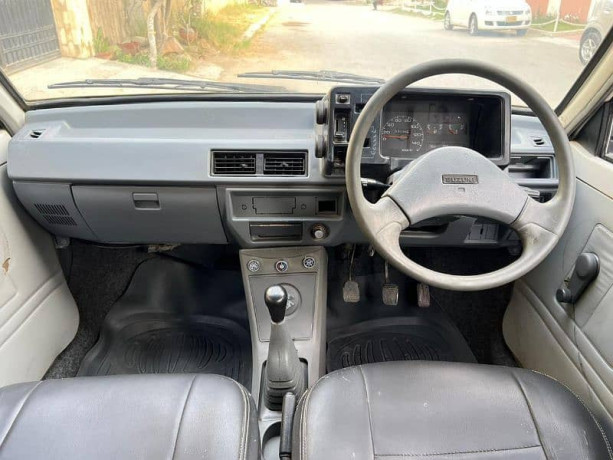 suzuki-mehran-20102011-total-original-big-15