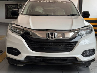 urgent-selling-honda-vezel-converted-2018-rs