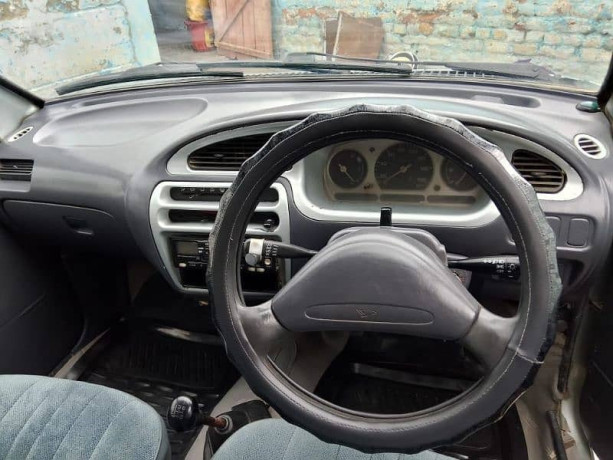daihatsu-cuore-2001-big-4