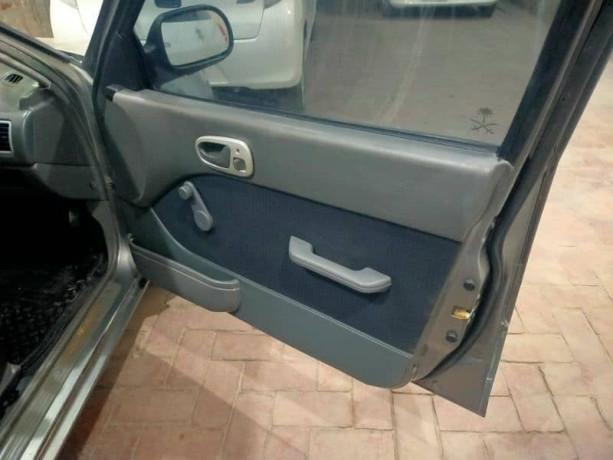 suzuki-cultus-vxr-2014-big-7