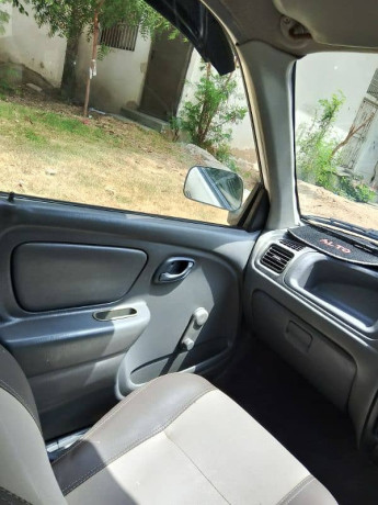 suzuki-alto-2012-big-10