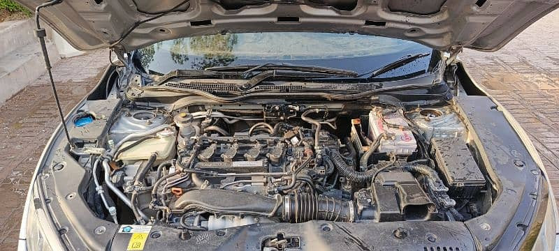 honda-civic-turbo-15-2017-big-6