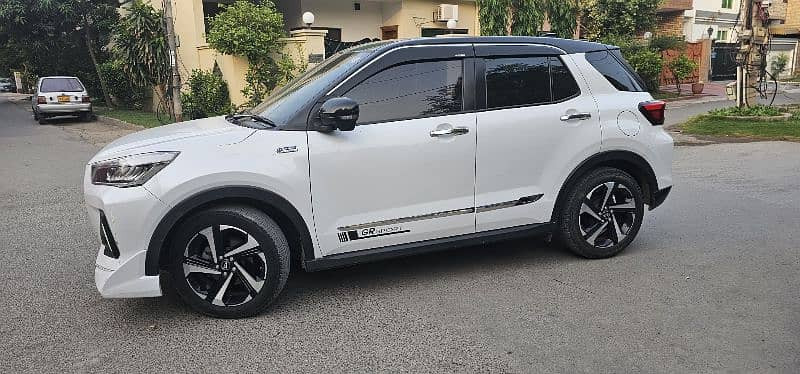 toyota-raize-rocky-20222025-z-package-25-plus-average-hybrid-big-9