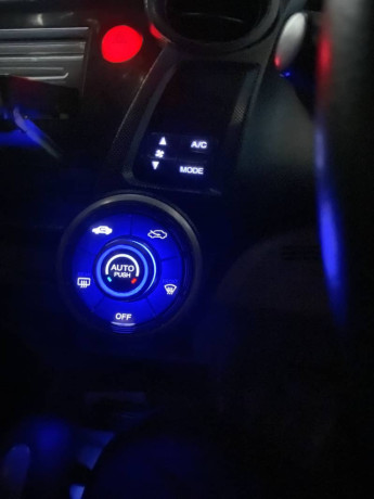 honda-insight-20102013-hybrid-maintained-100-big-16