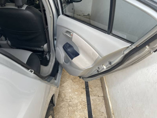 honda-insight-20102013-hybrid-maintained-100-big-12