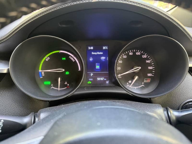 toyota-c-hr-gr-sports-edition-top-of-the-line-package-new-shape-big-5