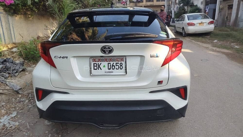 toyota-c-hr-gr-sports-edition-top-of-the-line-package-new-shape-big-1