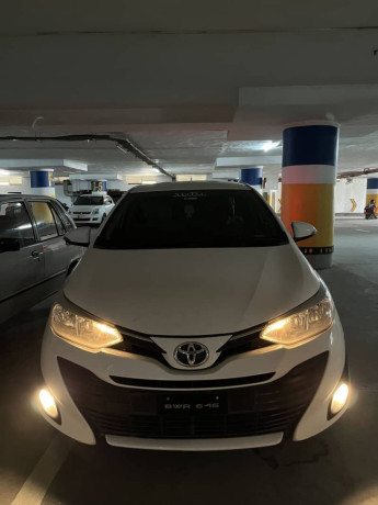 toyota-yaris-13-ativ-mt-big-1