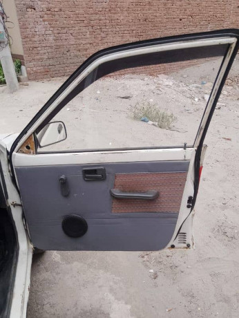 suzuki-mehran-2010-big-13