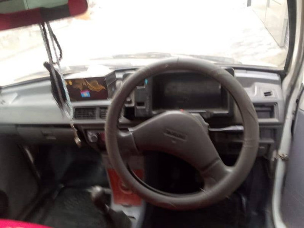suzuki-mehran-2010-big-9