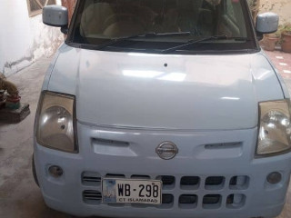 nissan-pino-2012