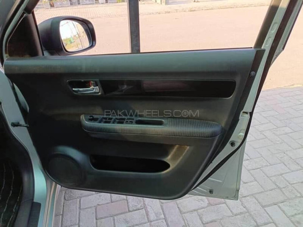 suzuki-swift-dlx-big-10