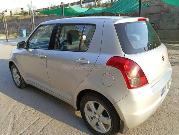 suzuki-swift-dlx-big-1