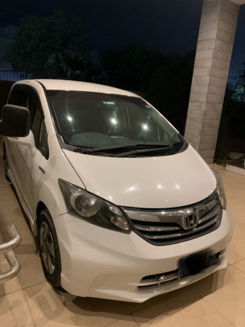 honda-freed-big-0