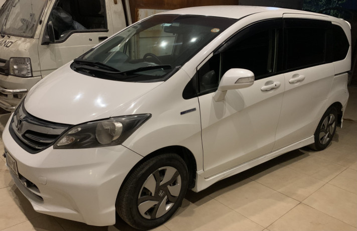 honda-freed-big-2