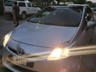 toyota-prius-2011