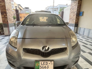 toyota-vitz-200711